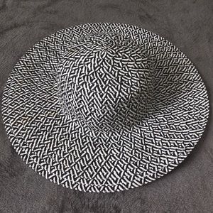 Floppy beach hat